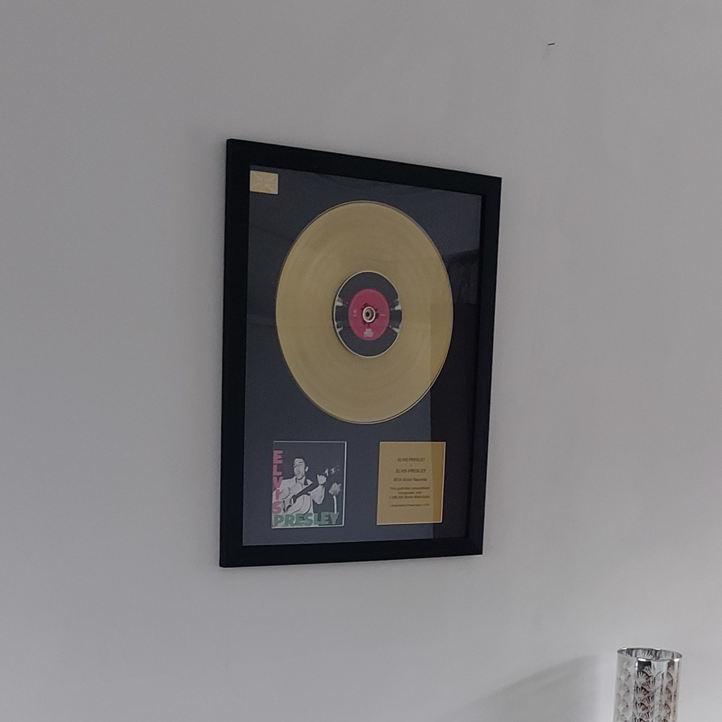 ELVIS PRESLEY - Elvis Presley | Gold Record & CD Presentation