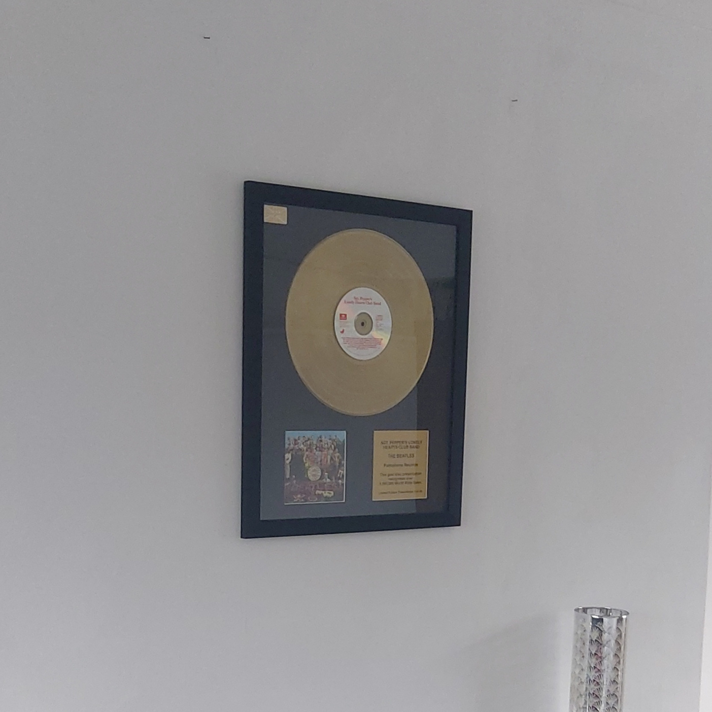 THE BEATLES - Sgt. Pepper's Lonely Hearts Club Band | Gold Record & CD Presentation